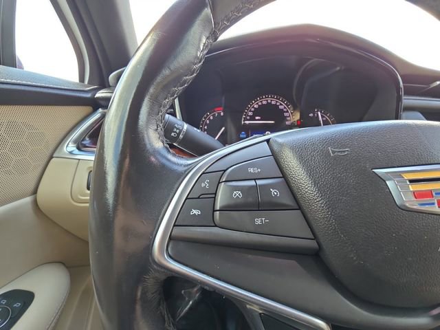 Used 2018 Cadillac XT5 Luxury w/ Driver Awareness Package FWD image 11