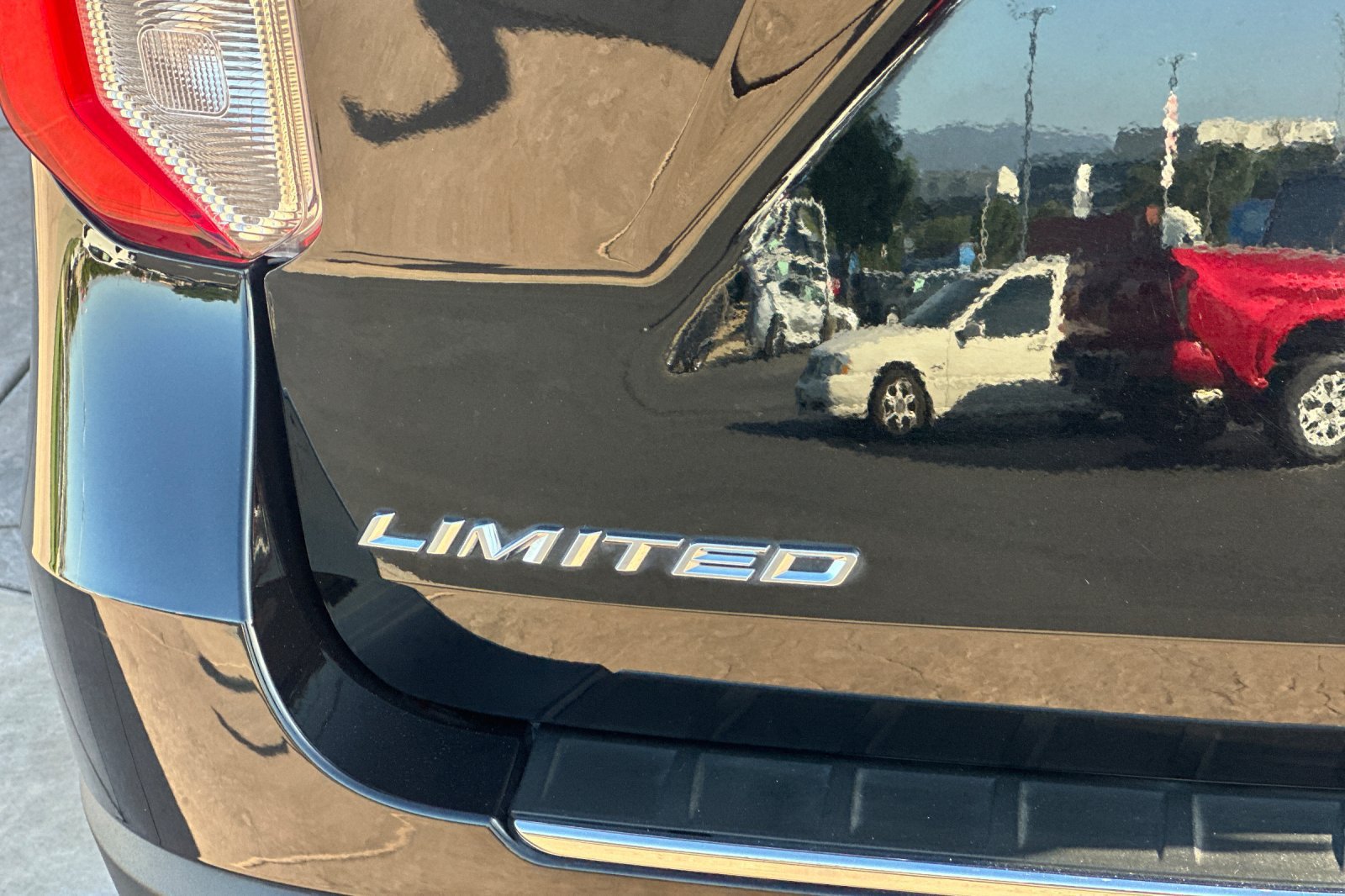 Used 2023 Ford Explorer Limited w/ Limited Technology Package RWD image 35