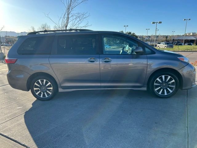 Used 2020 Toyota Sienna XLE w/ XLE Navigation Package AWD/4WD image 9