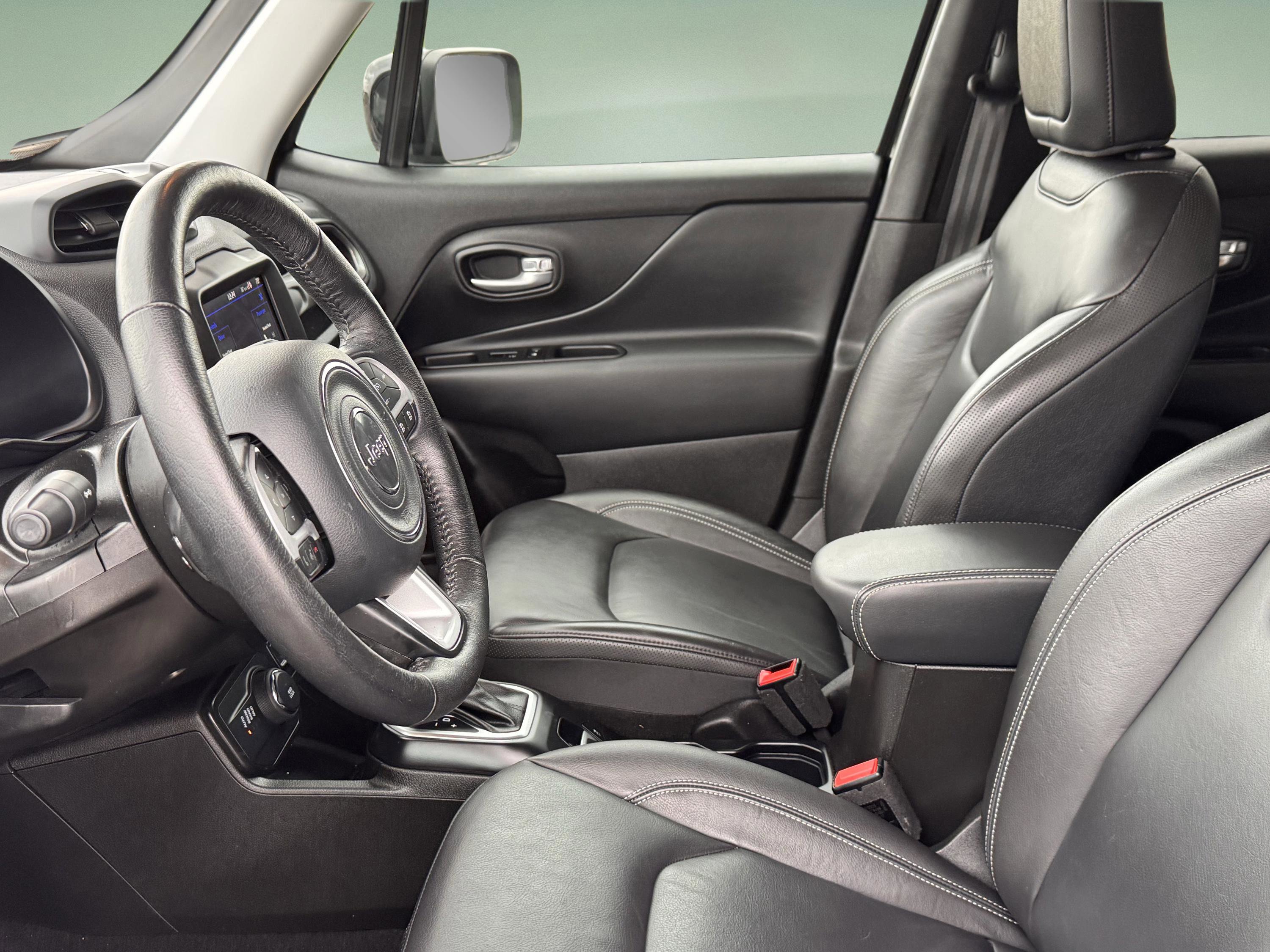 Used 2023 Jeep Renegade Limited image 11