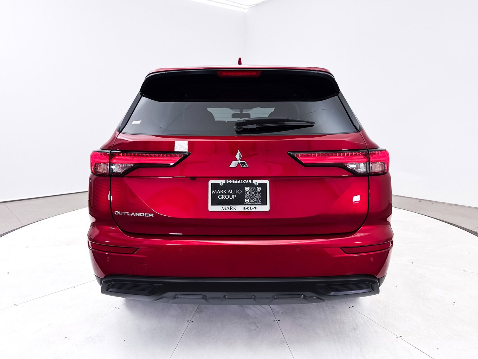 Used 2024 Mitsubishi Outlander ES image 16