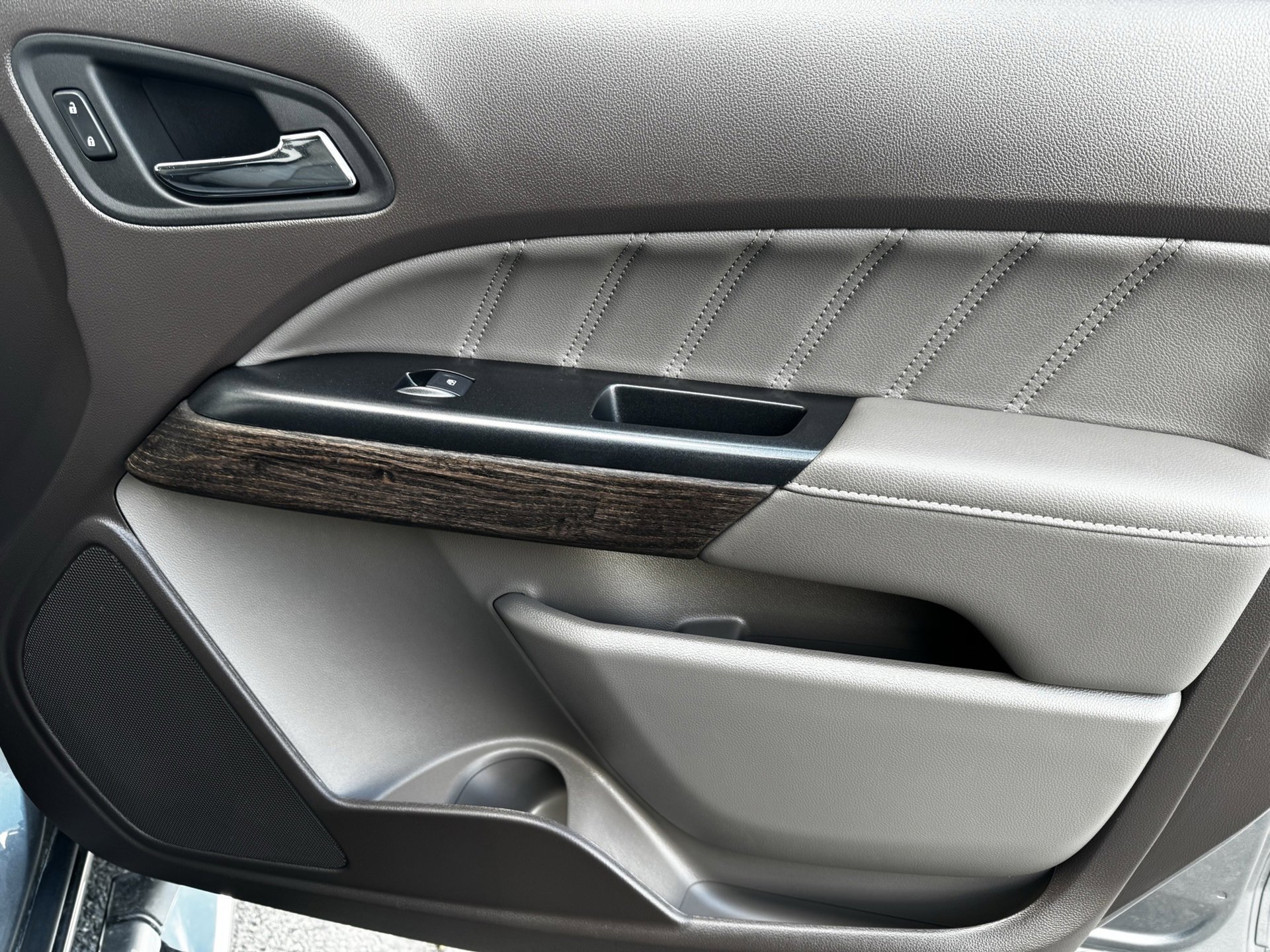 Used 2022 GMC Canyon Denali image 10