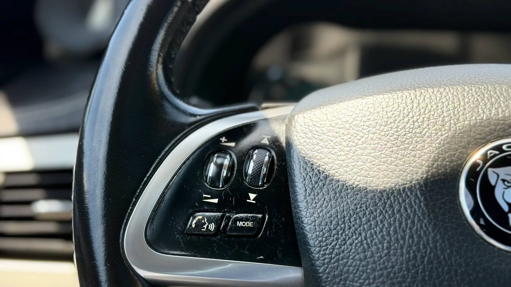 Used 2015 Jaguar XF Portfolio RWD image 26