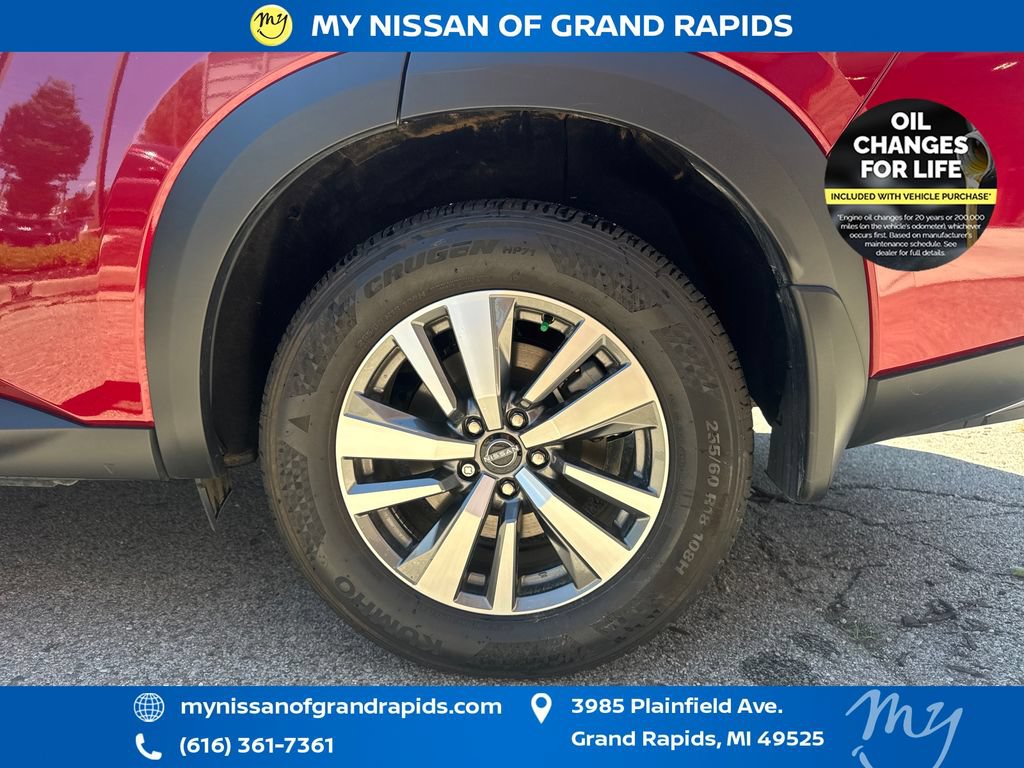 Used 2025 Nissan Pathfinder SL AWD/4WD image 33