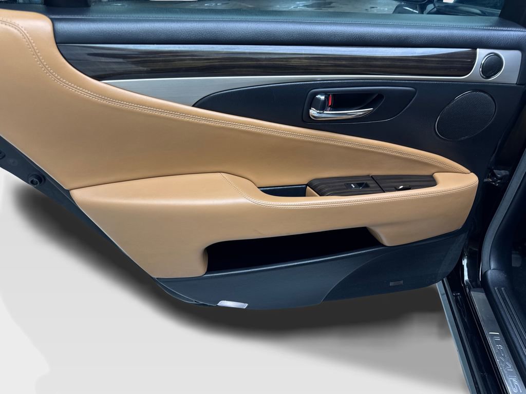 Used 2013 Lexus LS 460 L w/ Preferred Accessory Package image 37