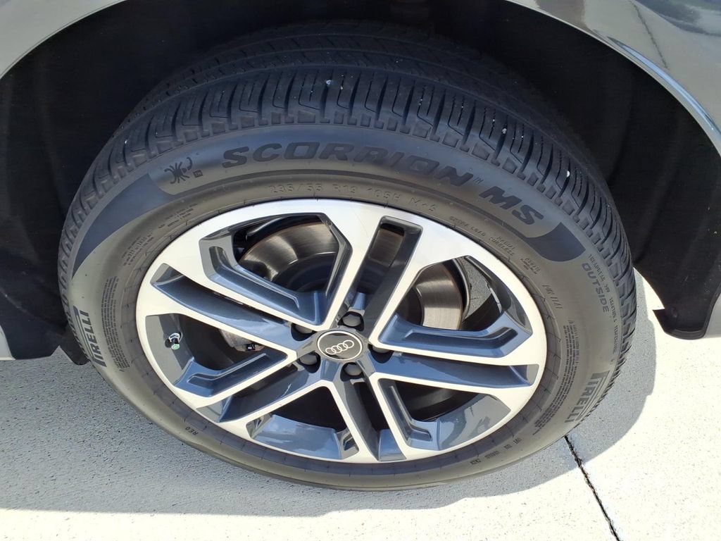 Used 2025 Audi Q5 Premium w/ Premium Plus AWD/4WD image 27