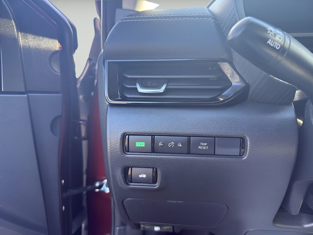 Used 2025 Nissan Sentra SV image 14