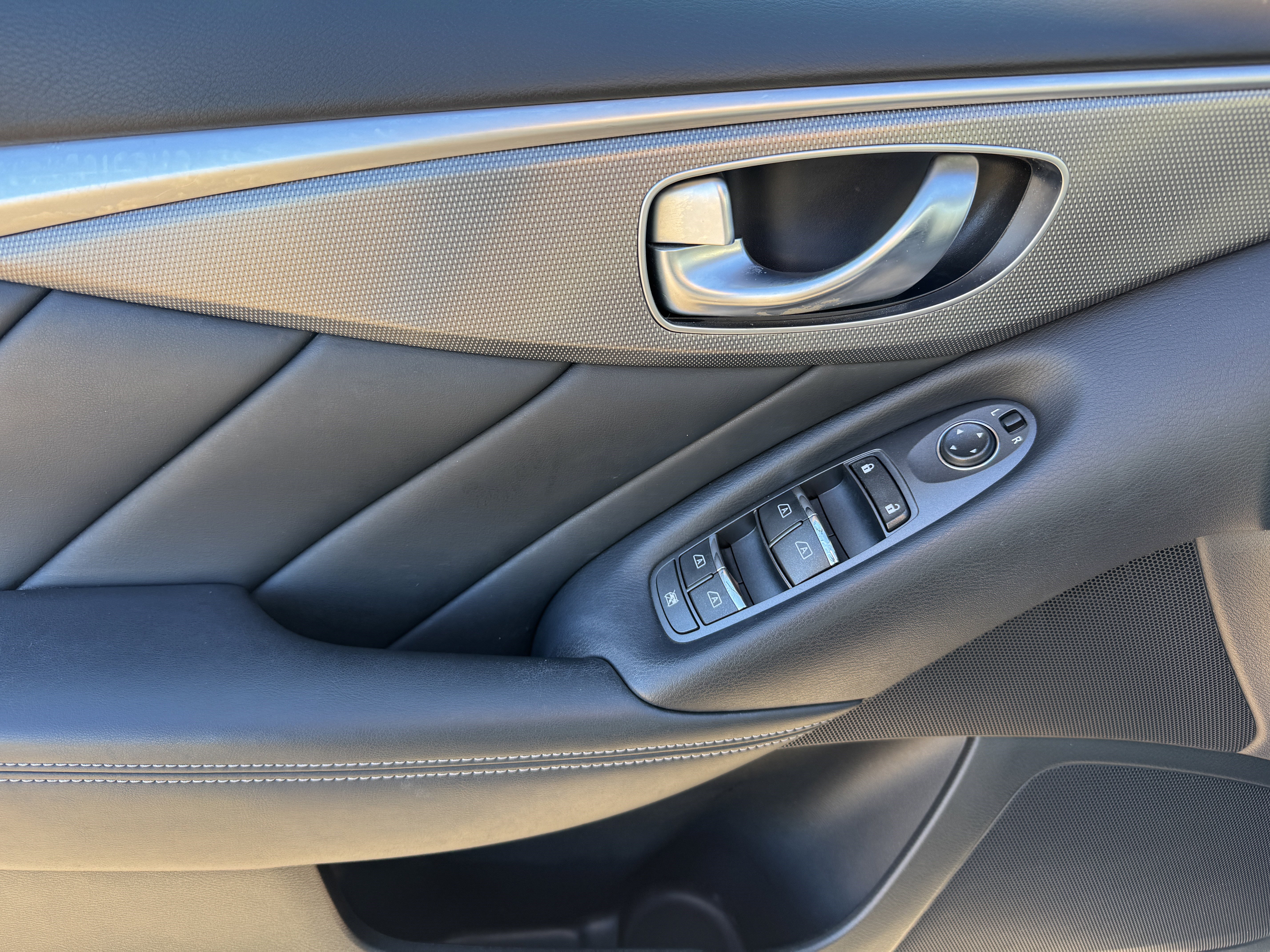 Used 2014 INFINITI Q50 Premium w/ Navigation Package image 9