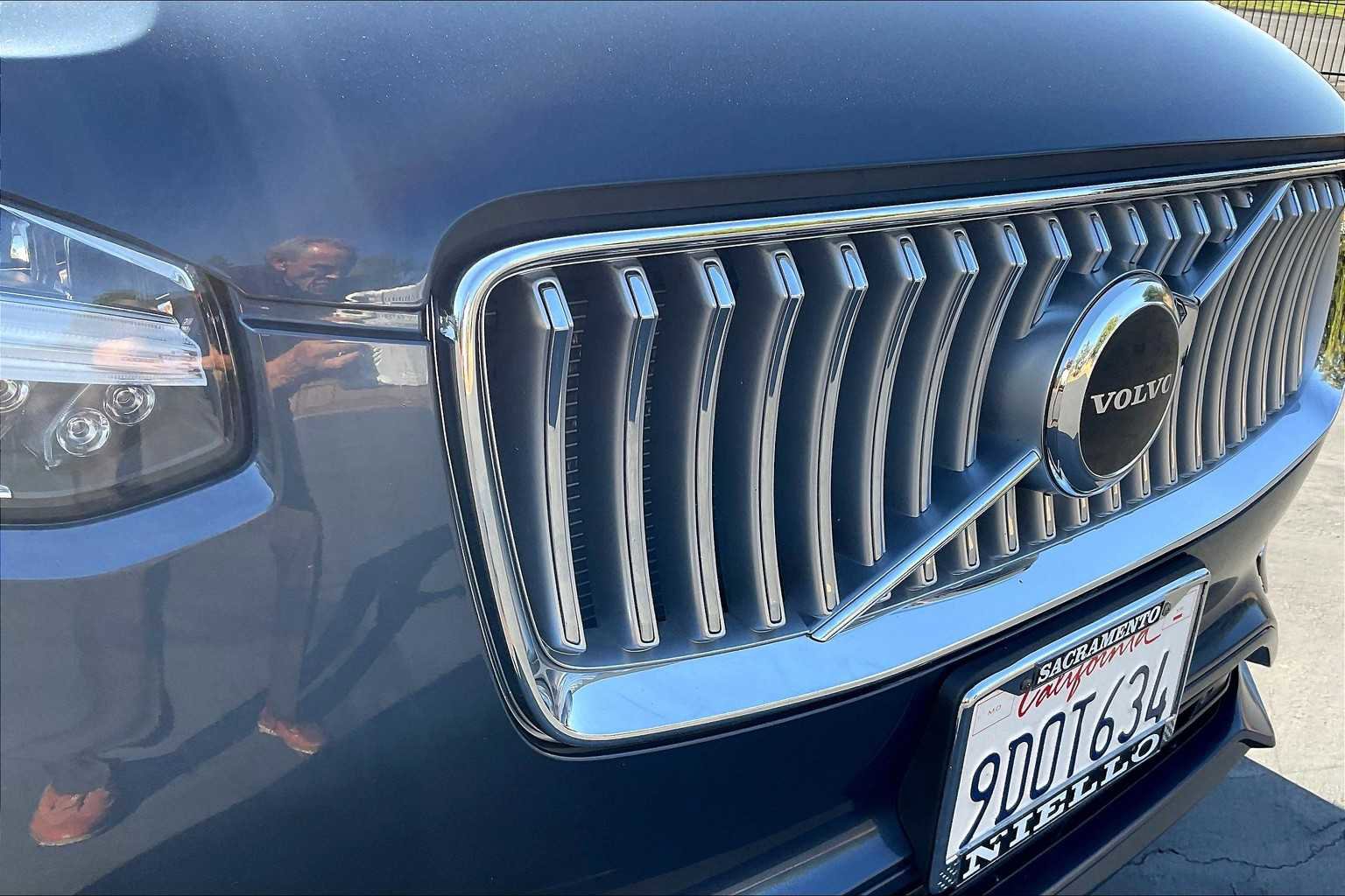 Used 2023 Volvo XC90 T8 Core image 34