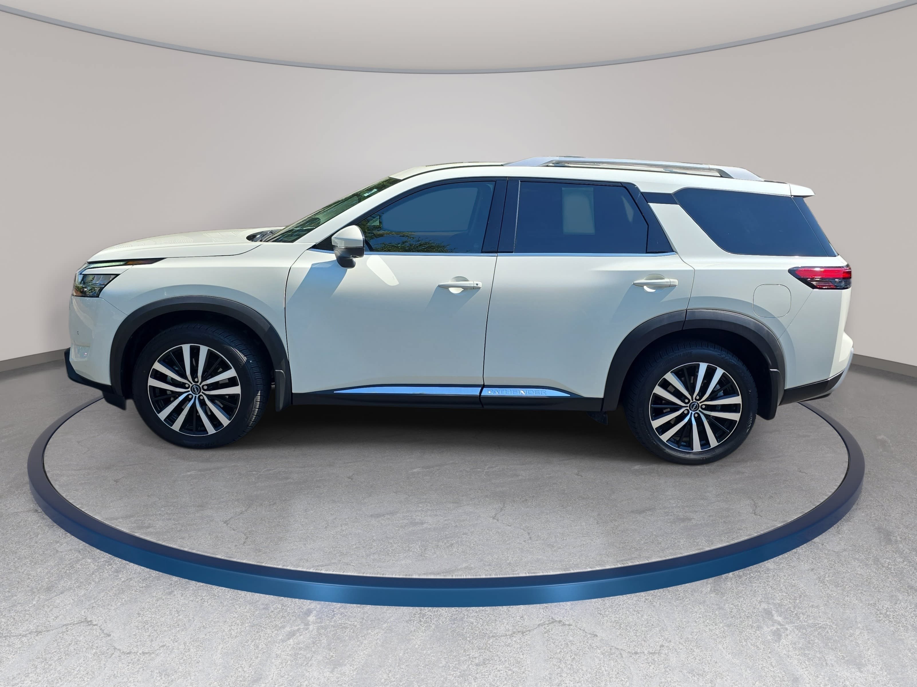 Certified 2023 Nissan Pathfinder Platinum AWD/4WD image 8