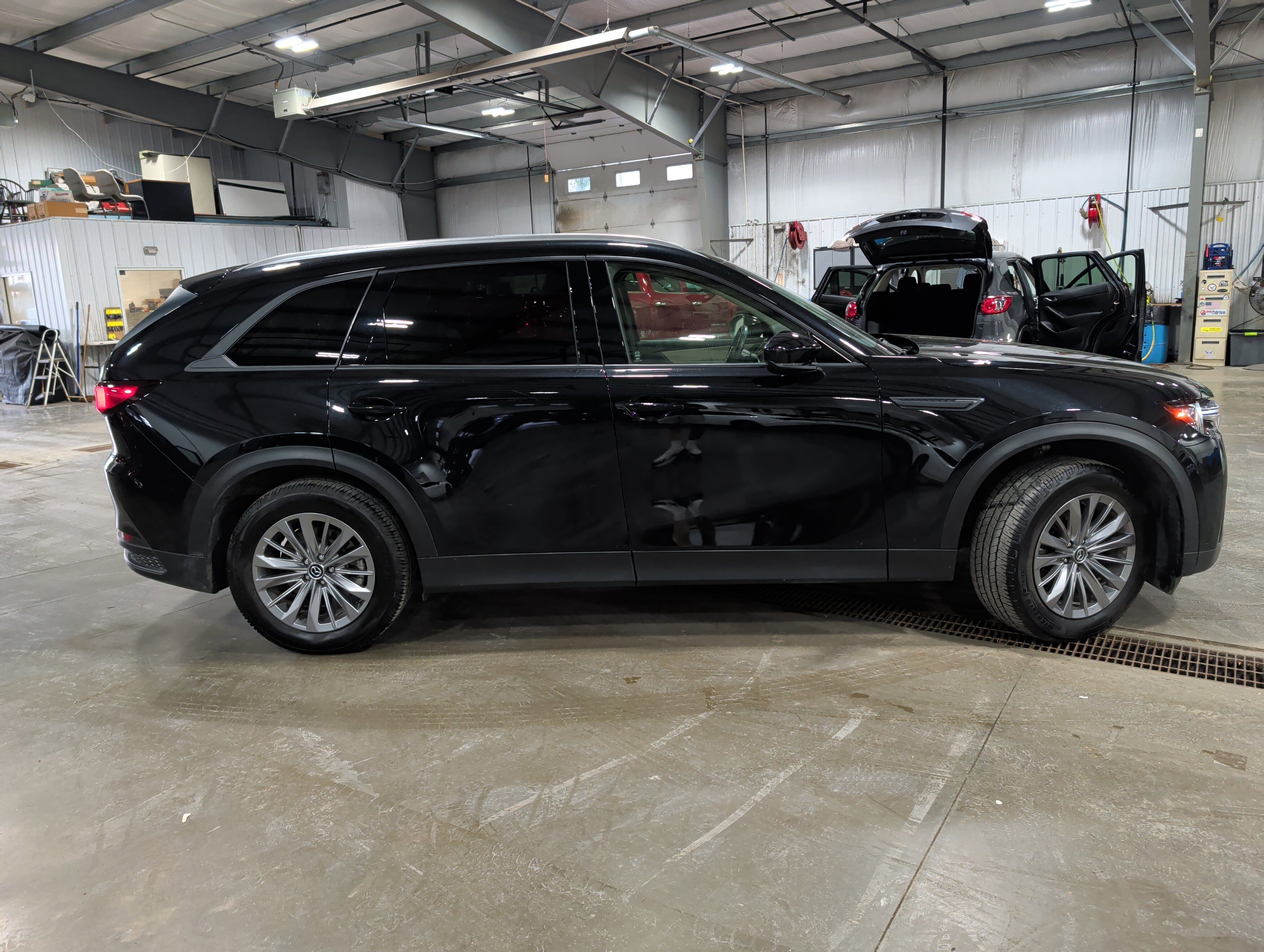 Used 2024 MAZDA CX-90 3.3 Turbo w/ Preferred Package image 2