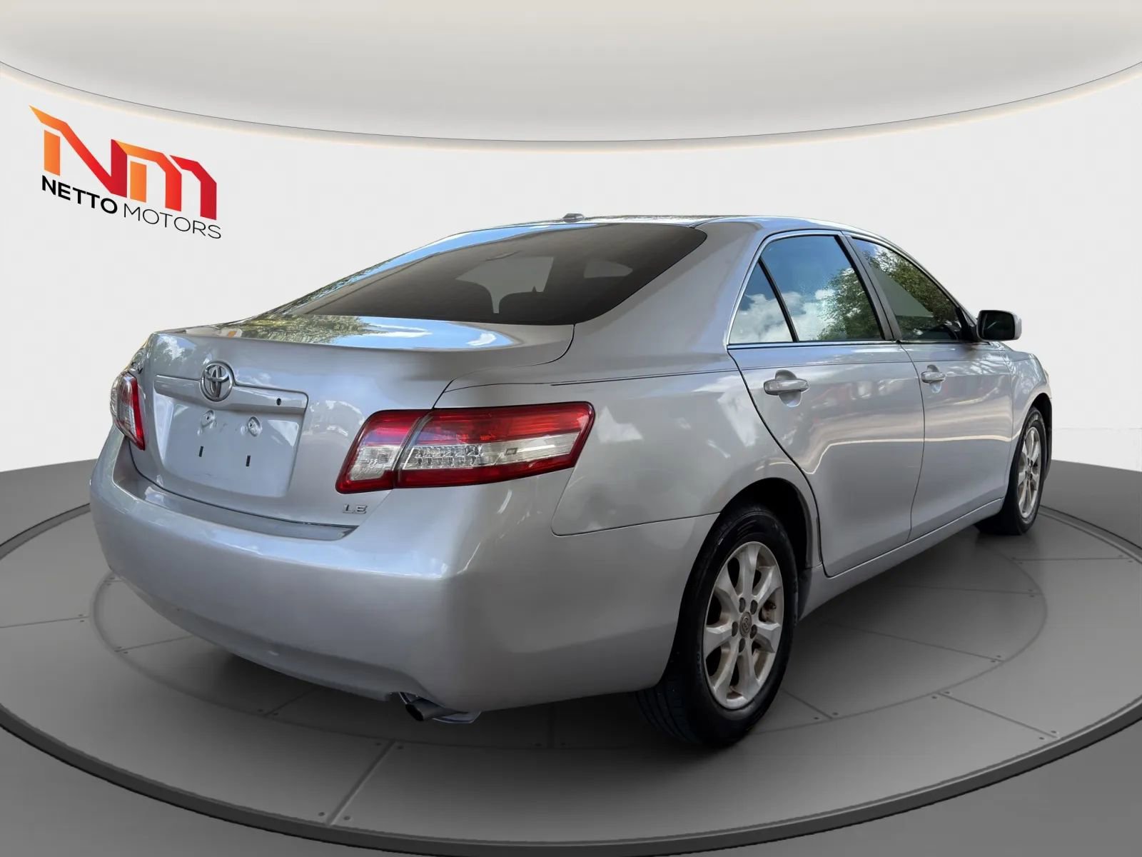 Used 2011 Toyota Camry LE w/ LE Extra-Value Pkg FWD image 5