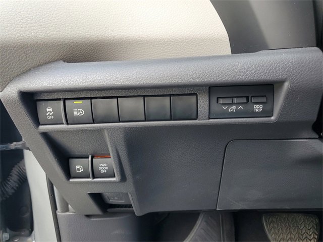 Used 2024 Toyota Sienna XLE image 14
