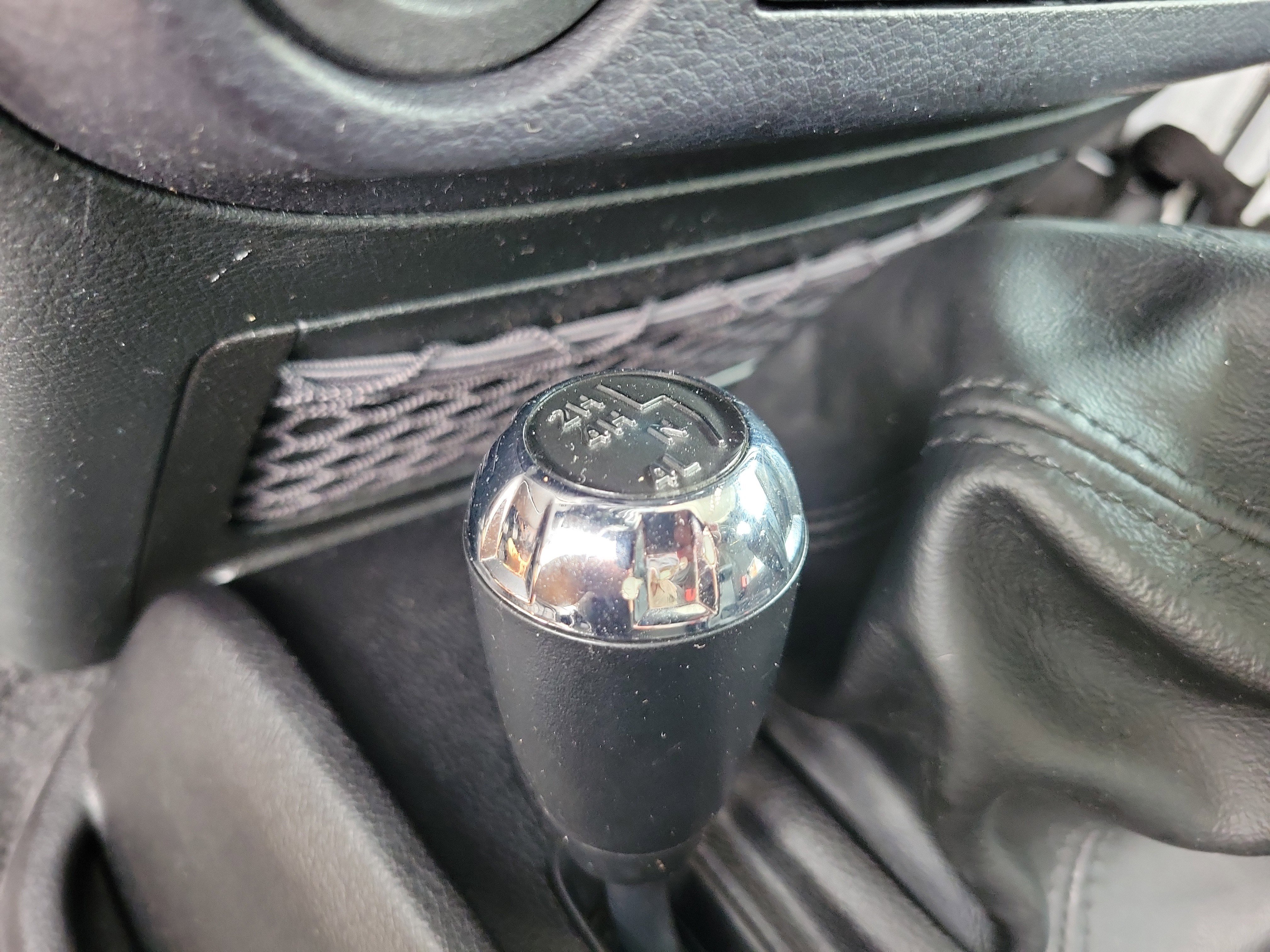 Used 2016 Jeep Wrangler Sahara w/ Connectivity Group image 8