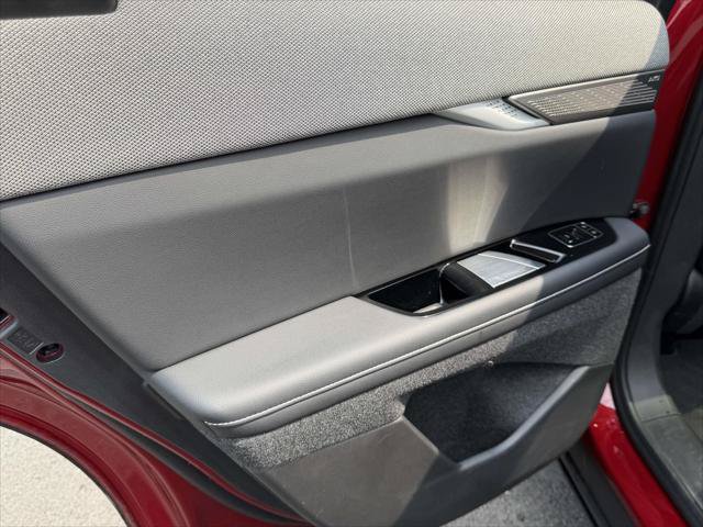 Used 2025 Cadillac Optiq Luxury 1 w/ LPO, Floor Liner Package AWD/4WD image 14