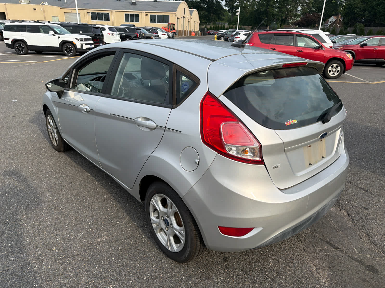 Used 2016 Ford Fiesta SE FWD image 4