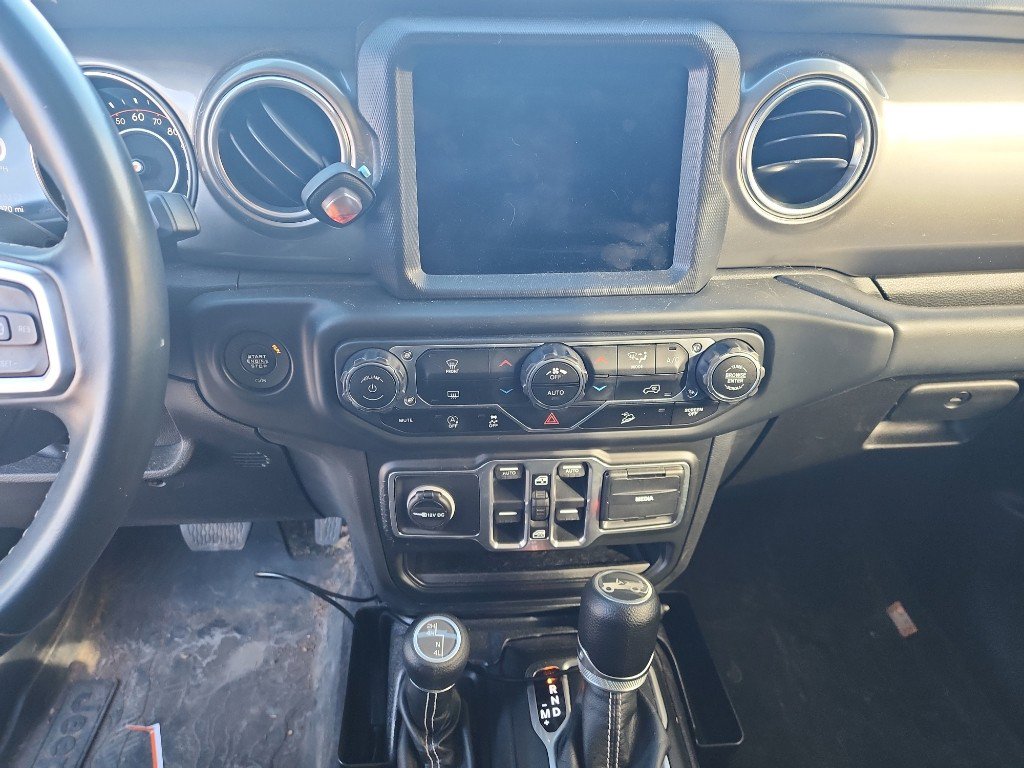 Used 2018 Jeep Wrangler Unlimited Sahara image 13