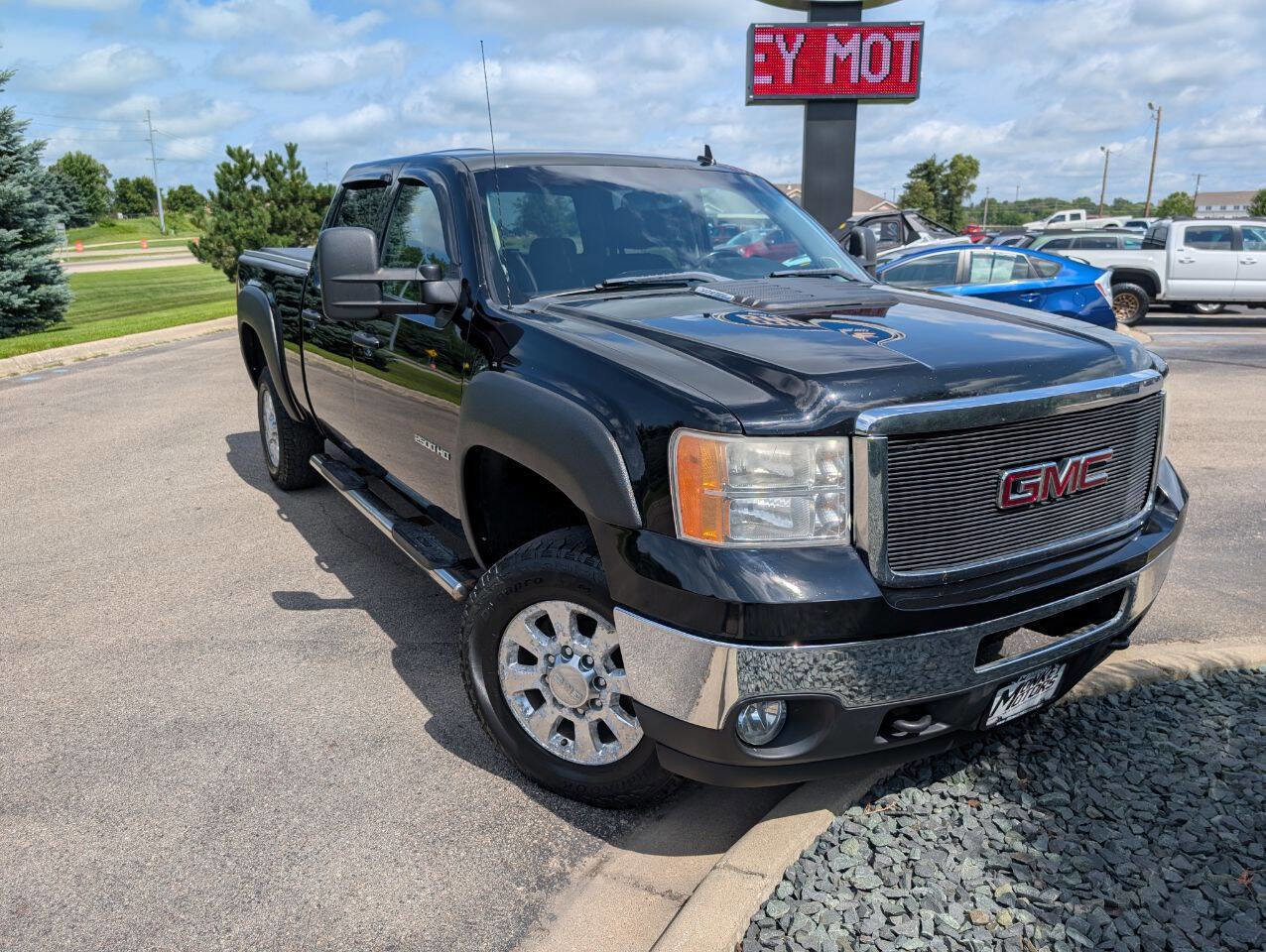 Used 2012 GMC Sierra 2500 SLE image 2