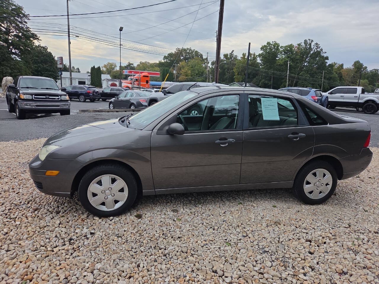 Used 2007 Ford Focus SE FWD image 3