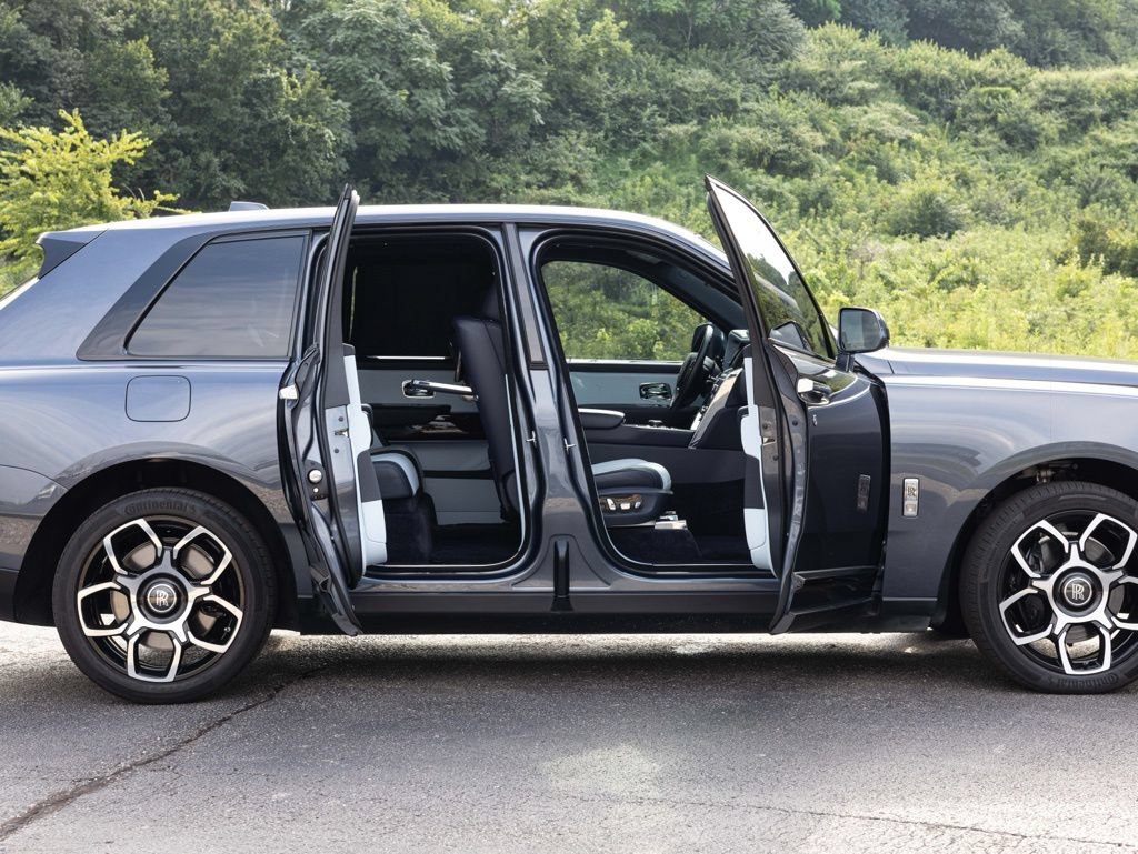 Certified 2022 Rolls-Royce Cullinan w/ Cullinan Package AWD/4WD image 73