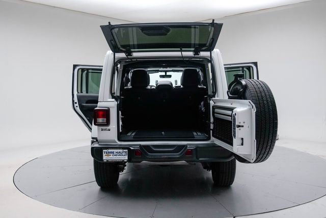 Used 2019 Jeep Wrangler Unlimited Sahara AWD/4WD image 20