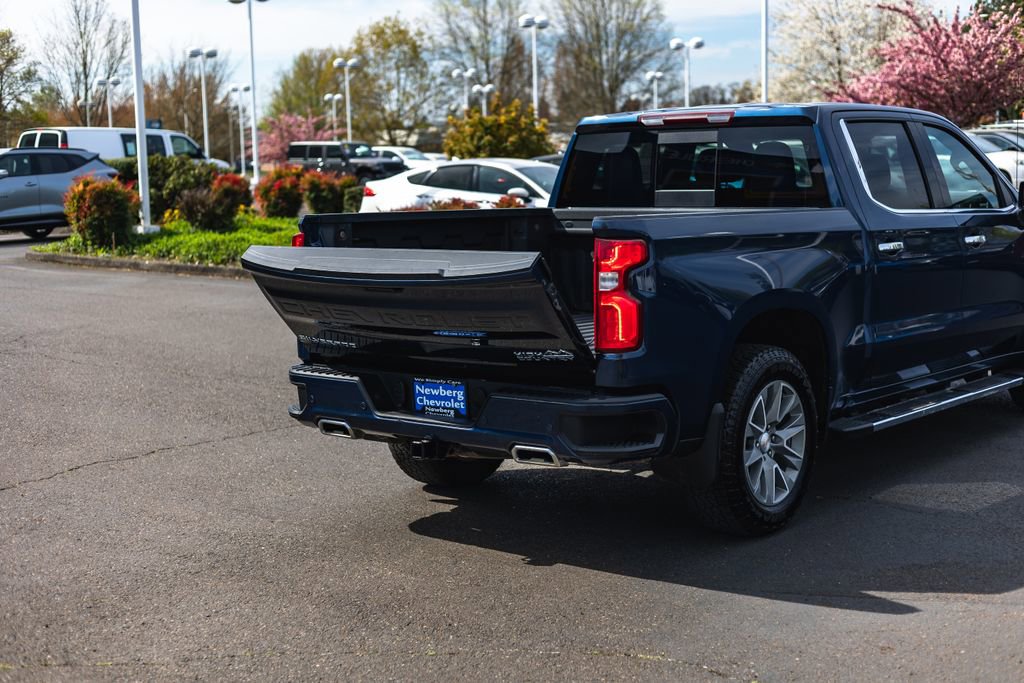 Used 2022 Chevrolet Silverado 1500 High Country w/ Safety Package II image 8