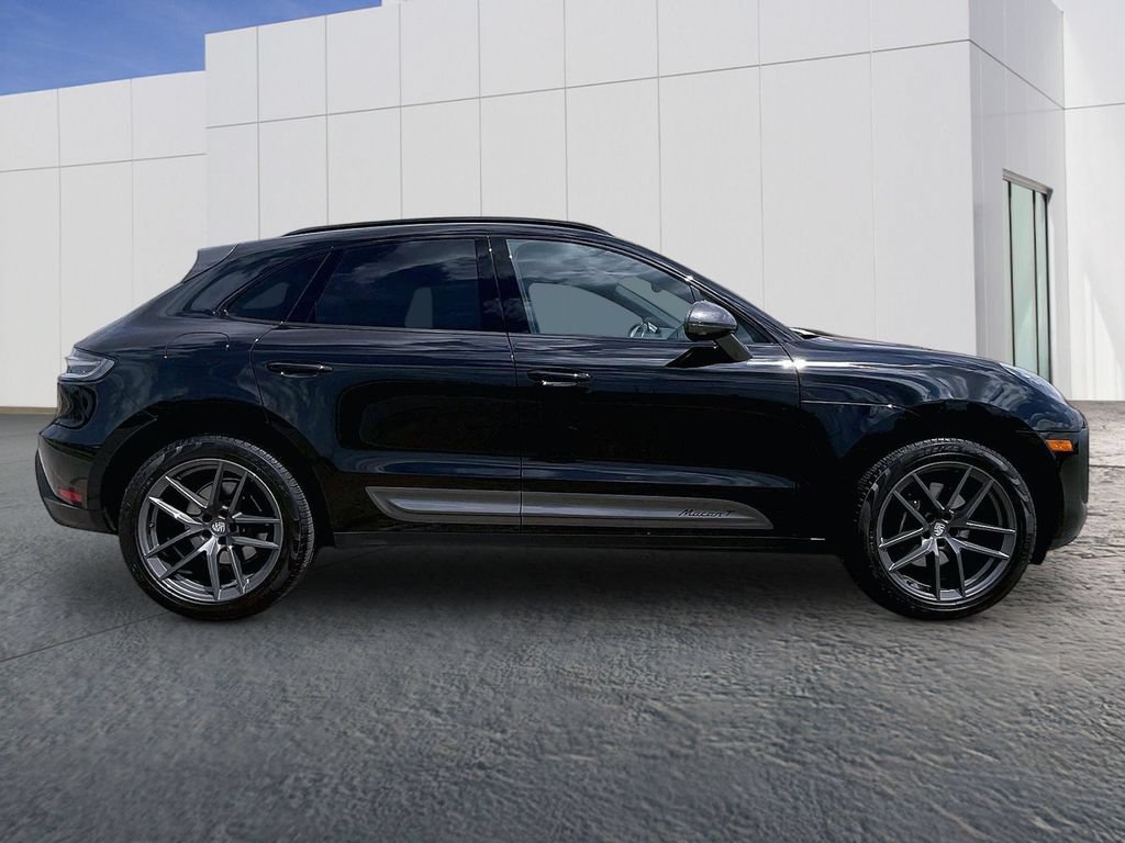 Used 2024 Porsche Macan Turbo AWD/4WD image 8