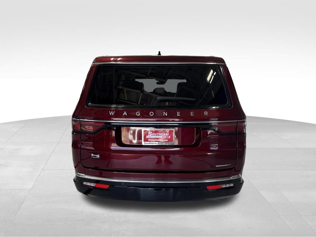 Used 2024 Jeep Wagoneer L Series II w/ Flexible Seating Group AWD/4WD image 4