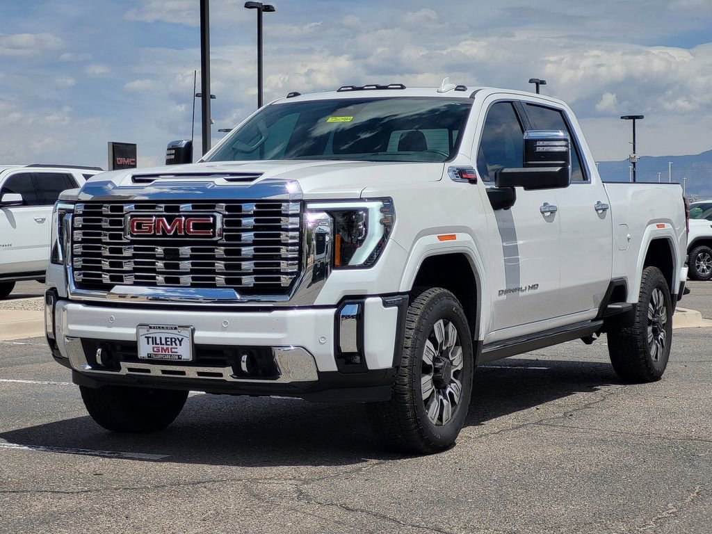 Used 2024 GMC Sierra 2500 Denali w/ Denali Reserve Package AWD/4WD image 4
