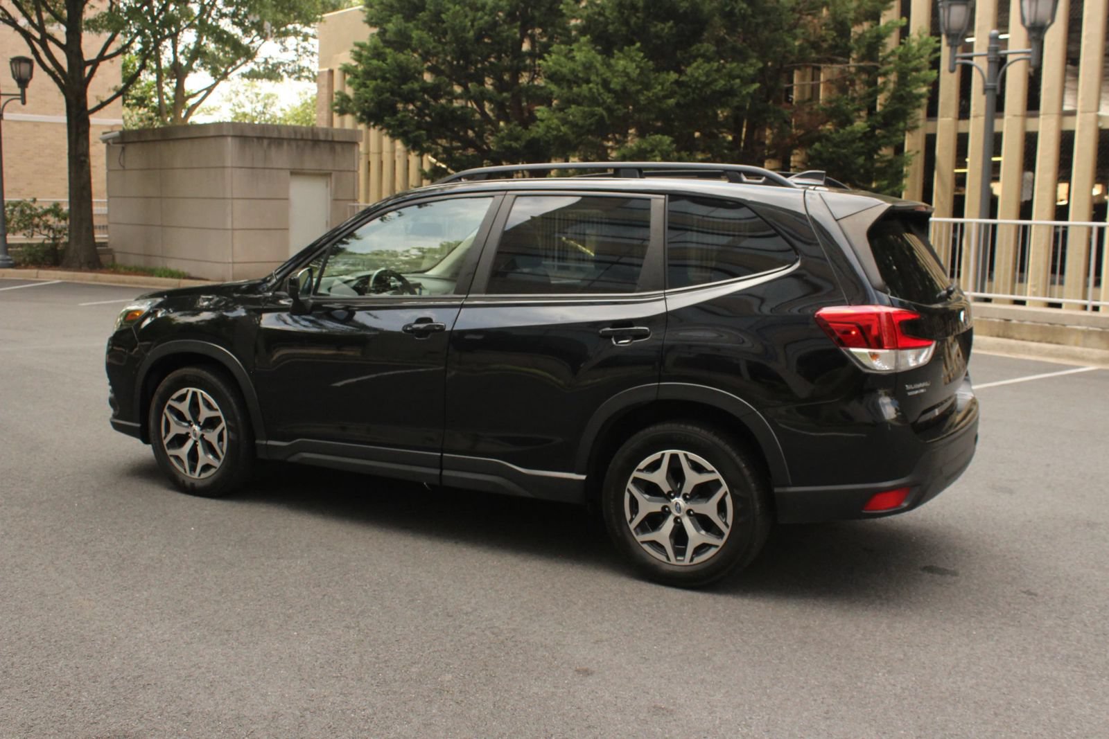 Used 2023 Subaru Forester Premium AWD/4WD image 9