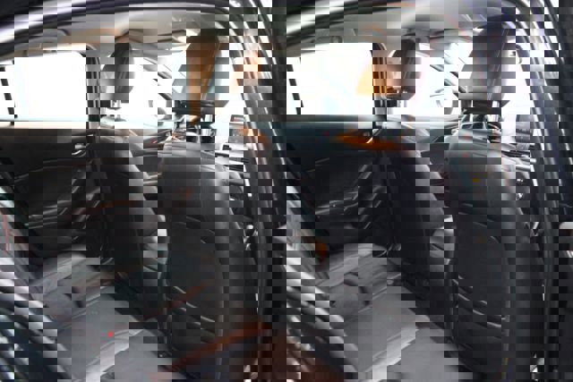 Used 2014 MAZDA MAZDA3 s Touring image 23