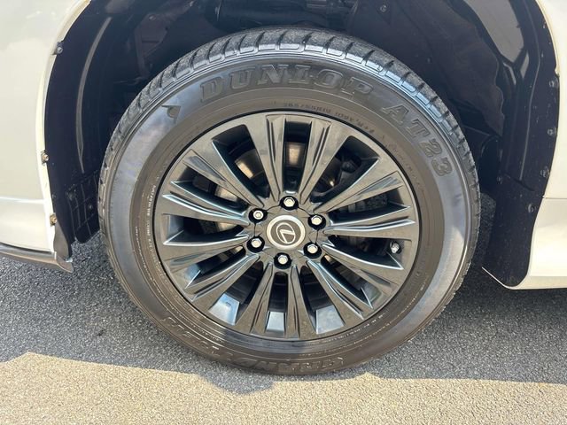 Used 2023 Lexus GX 460 Premium w/ Accessory Package image 6