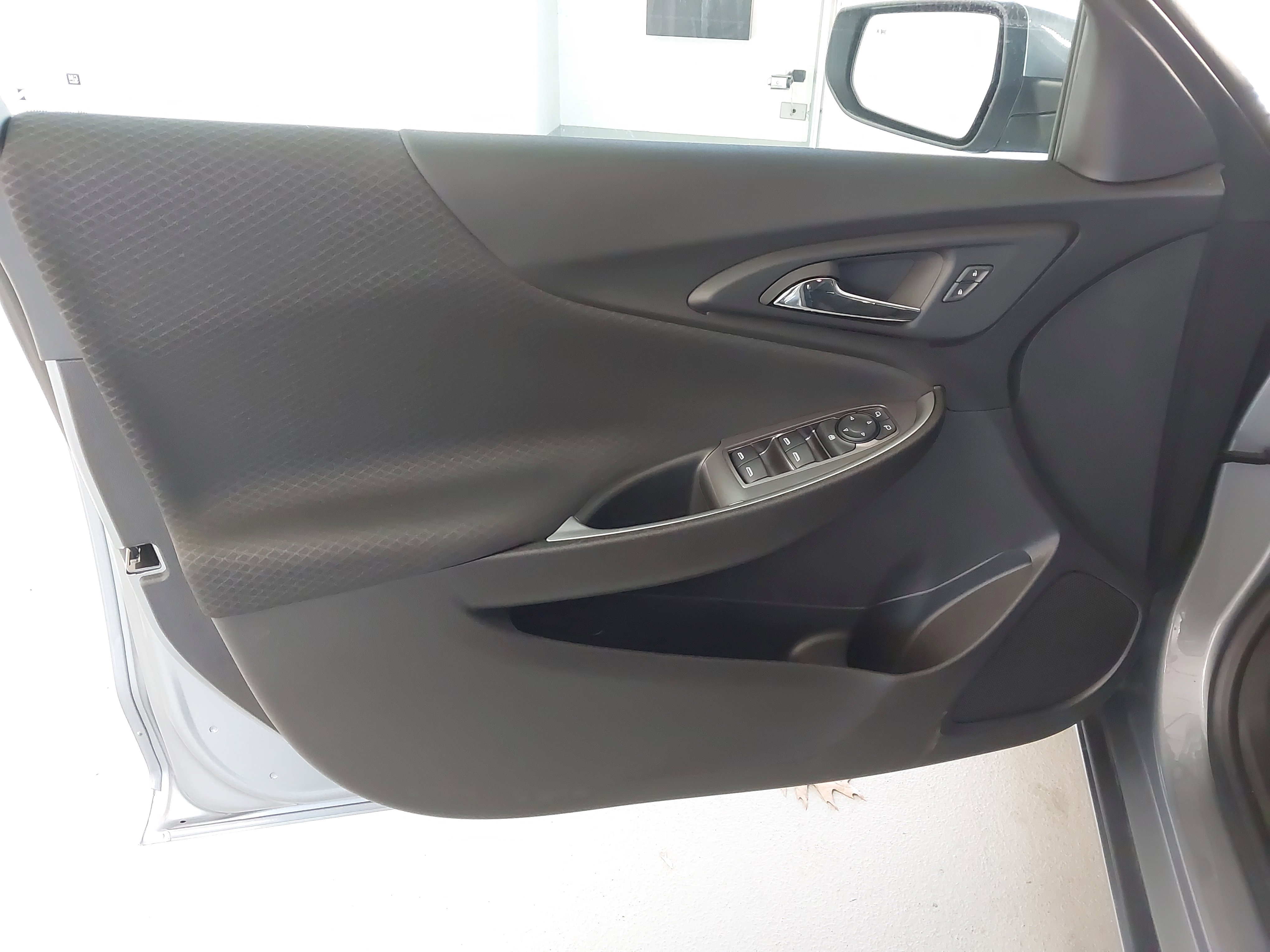 Used 2024 Chevrolet Malibu LS FWD image 25