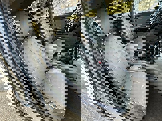 Used 2017 Kia Sedona LX w/ LX Essentials Premium Package image 25