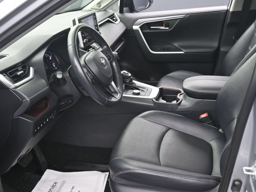 Used 2019 Toyota RAV4 Limited AWD/4WD image 10