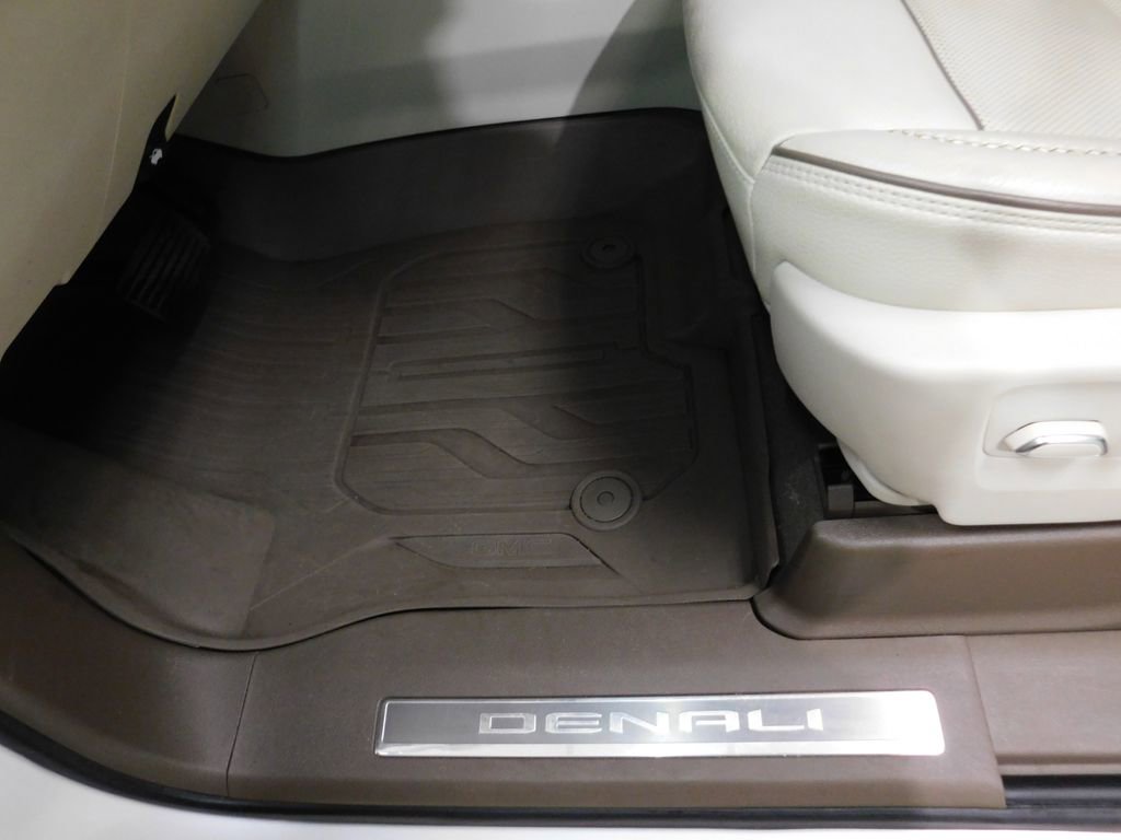 Used 2021 GMC Yukon Denali AWD/4WD image 33