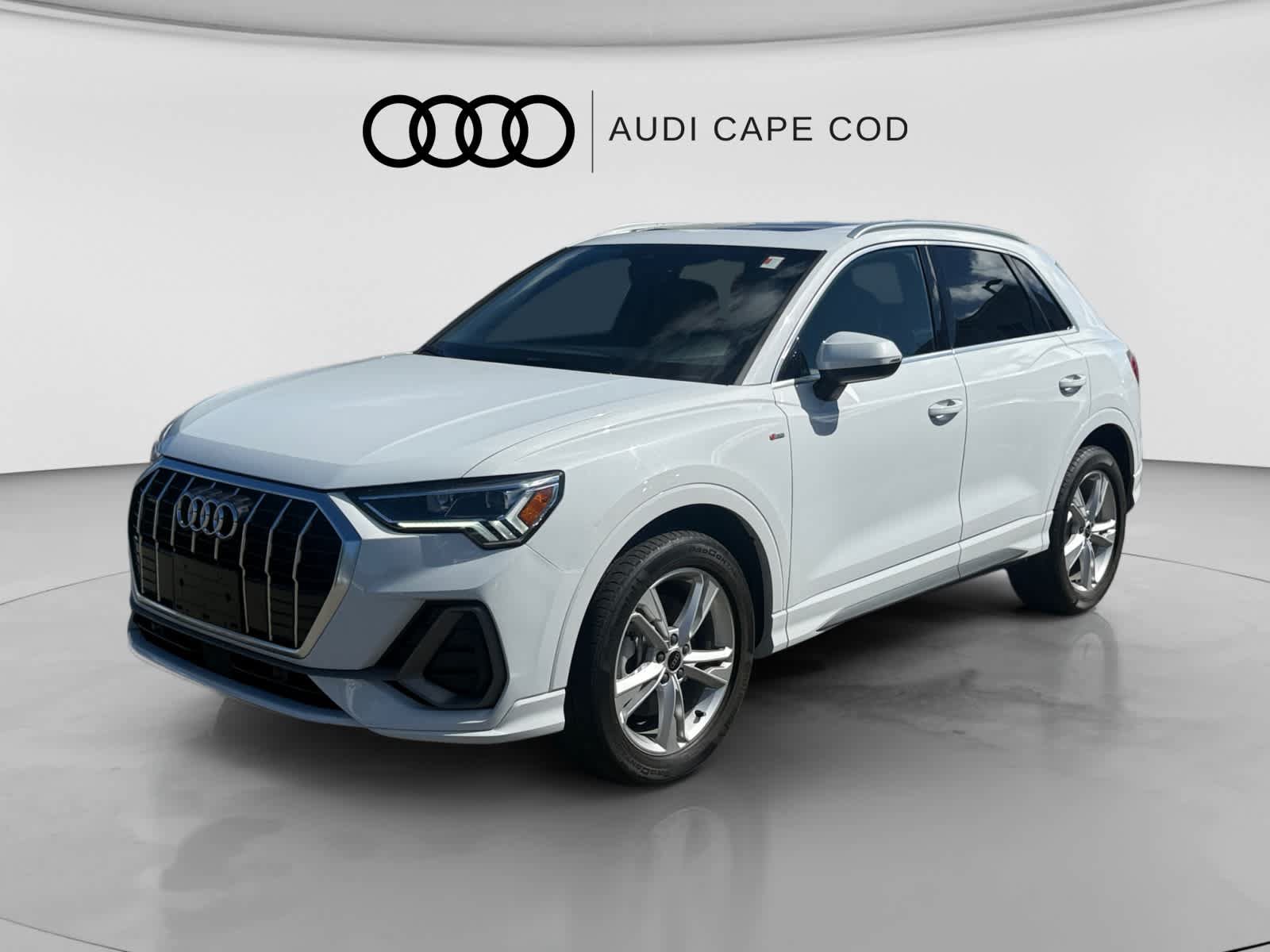 Used 2023 Audi Q3 2.0T Premium w/ Convenience Package AWD/4WD image 3