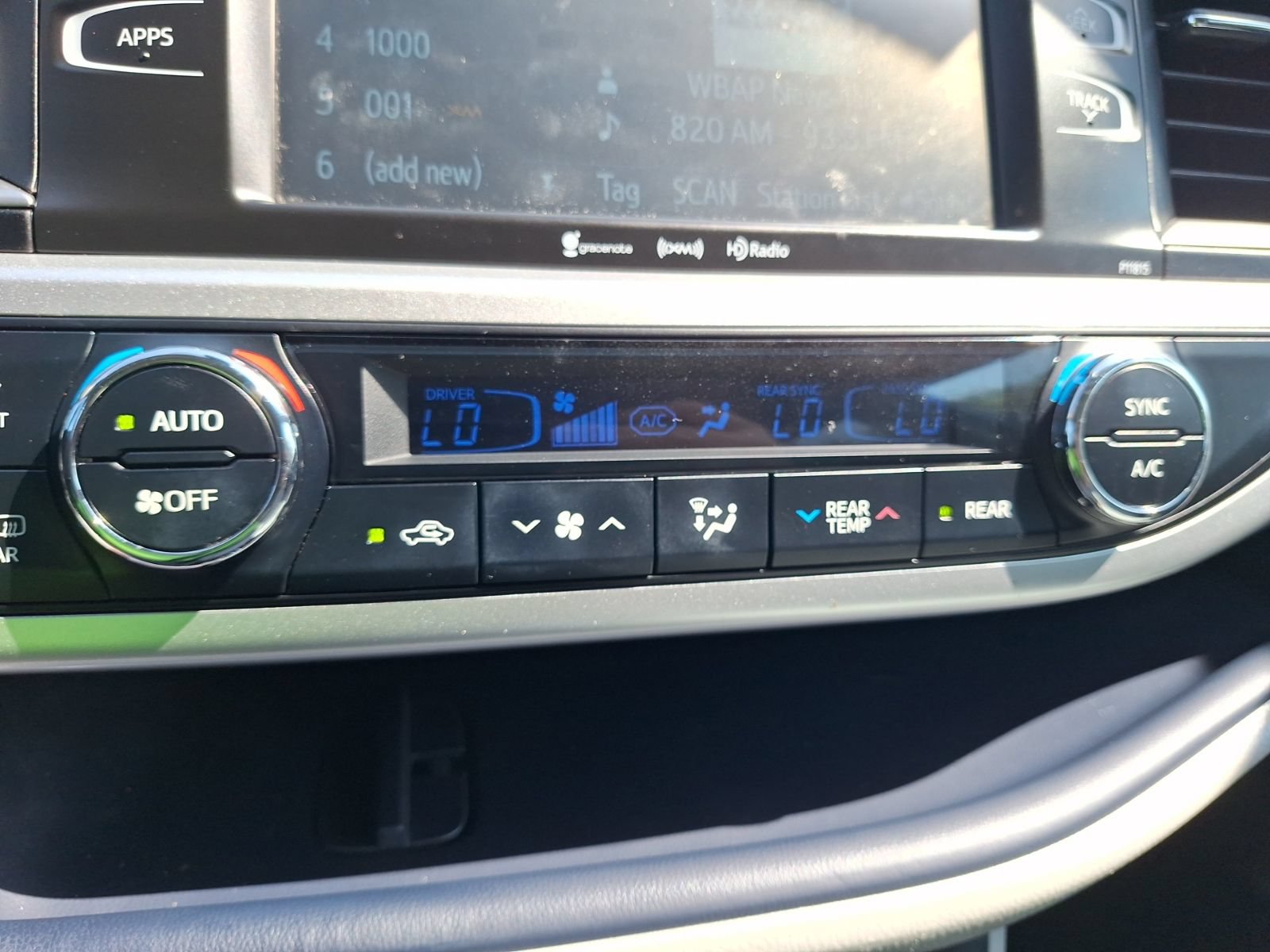 Used 2019 Toyota Highlander Plus FWD image 26