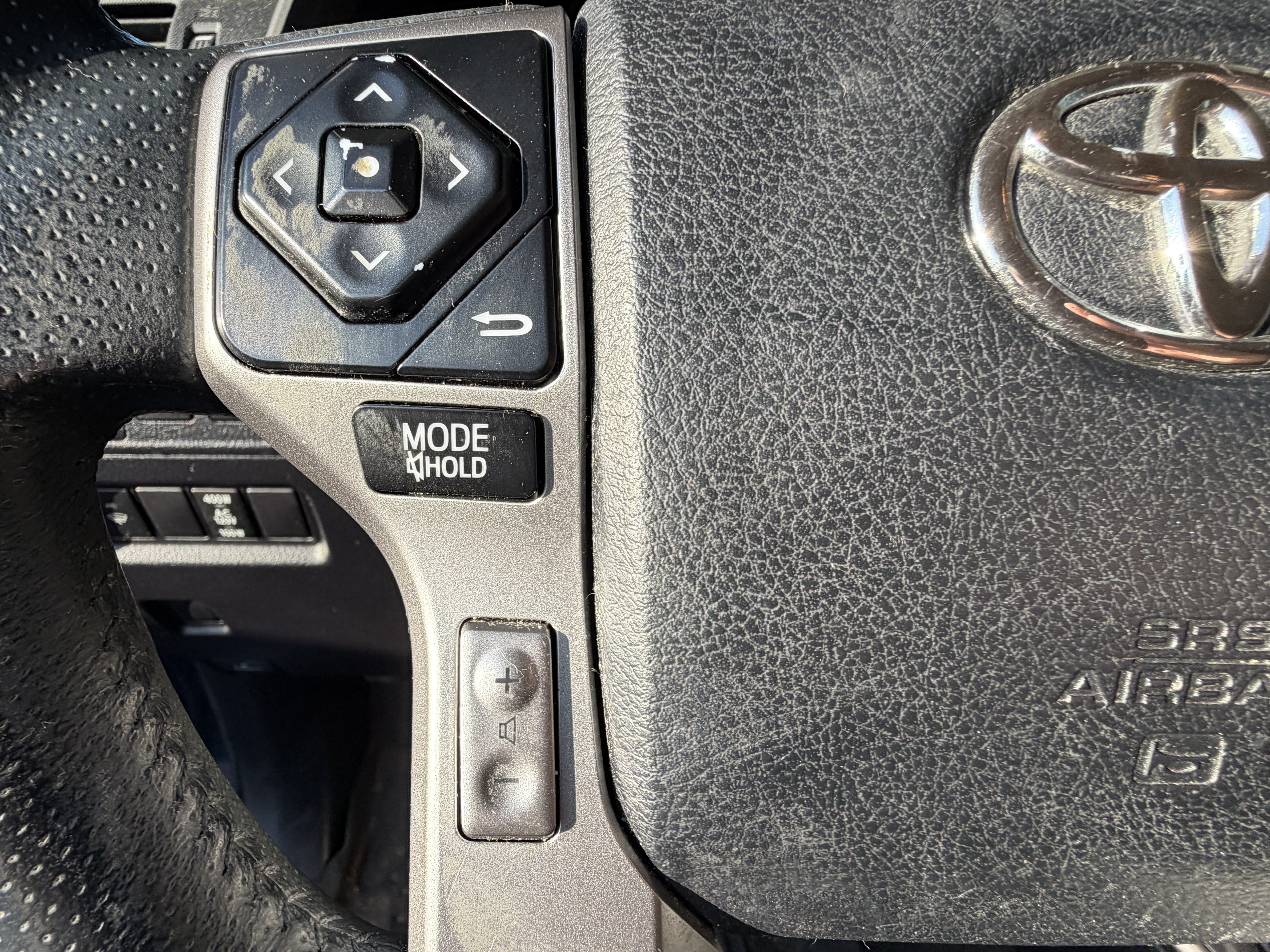 Used 2016 Toyota 4Runner SR5 AWD/4WD image 19