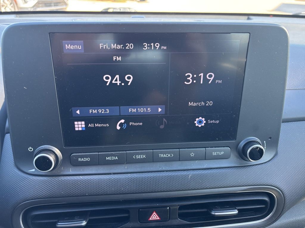 Used 2022 Hyundai Kona SE w/ Cargo Package image 16