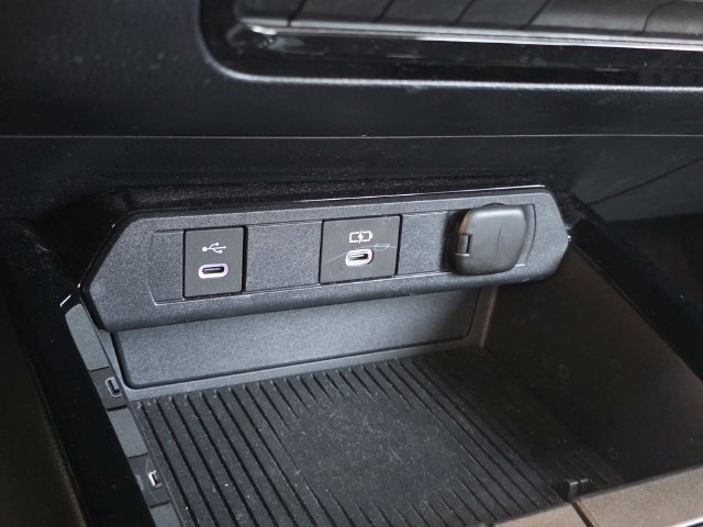 Used 2024 Toyota Prius XLE FWD image 22
