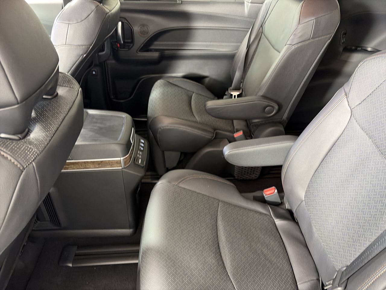 New 2026 Toyota Sienna Platinum AWD/4WD image 22