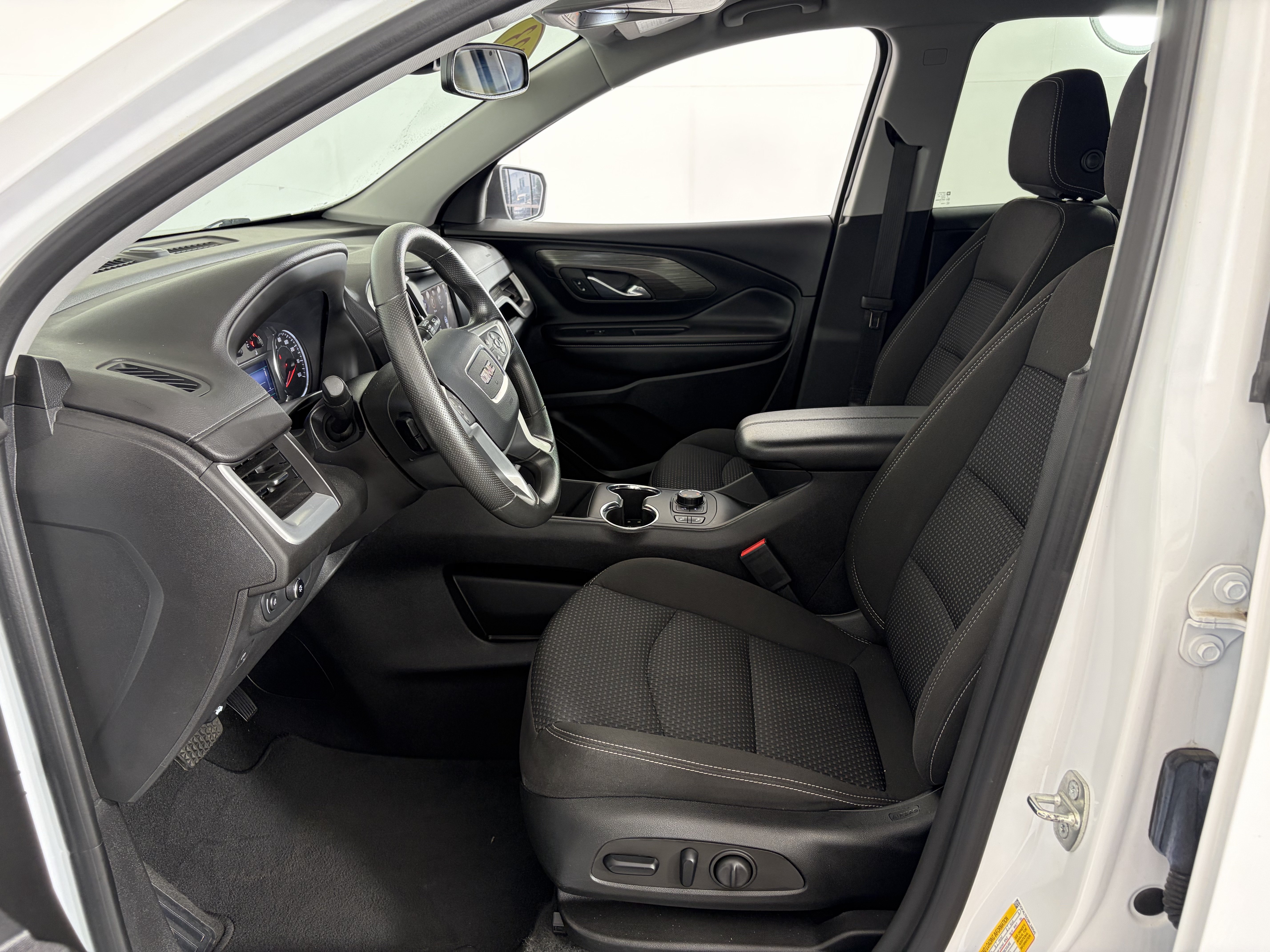 Used 2023 GMC Terrain SLE w/ Driver Convenience Package AWD/4WD image 6