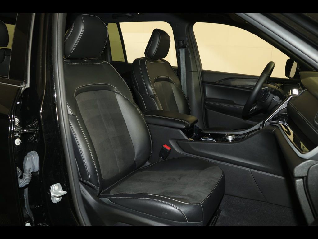 Used 2022 Jeep Grand Cherokee Altitude image 28