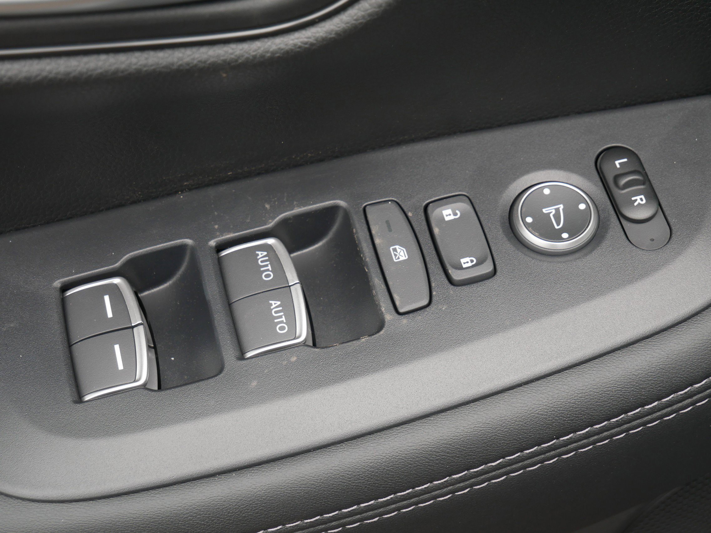 New 2026 Honda HR-V EX-L image 17