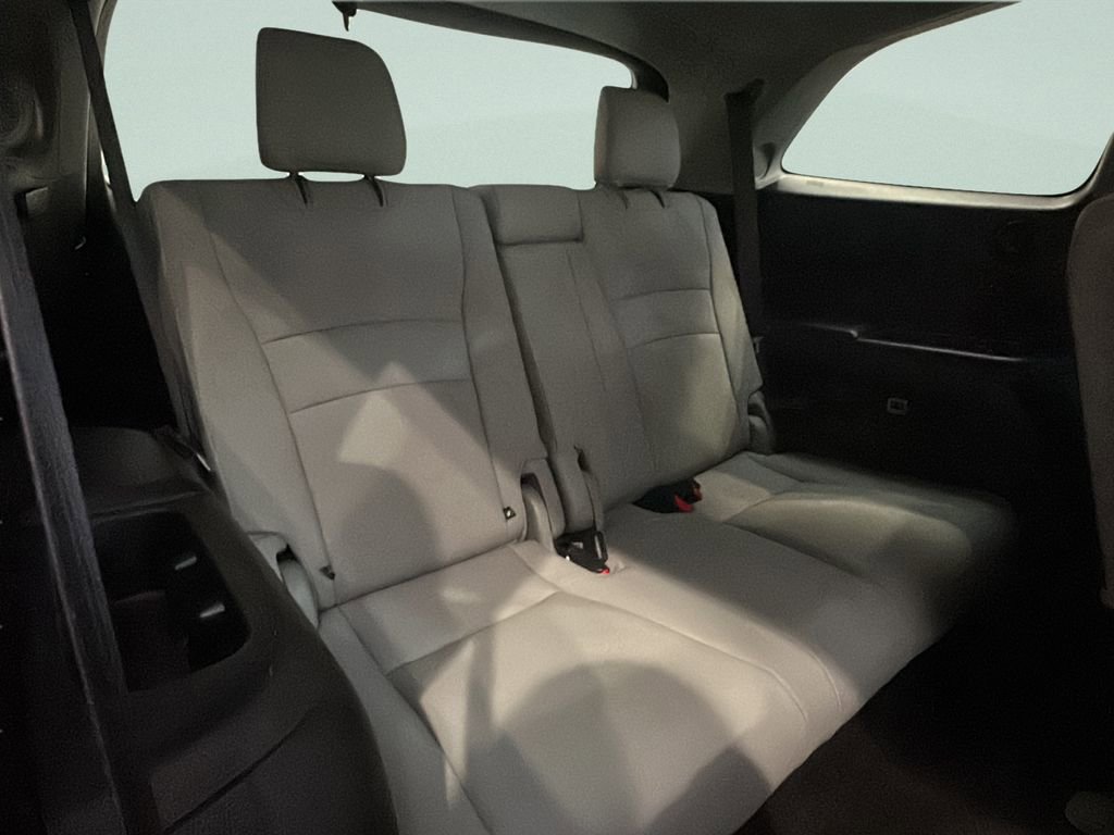 Certified 2022 Honda Pilot Touring image 17