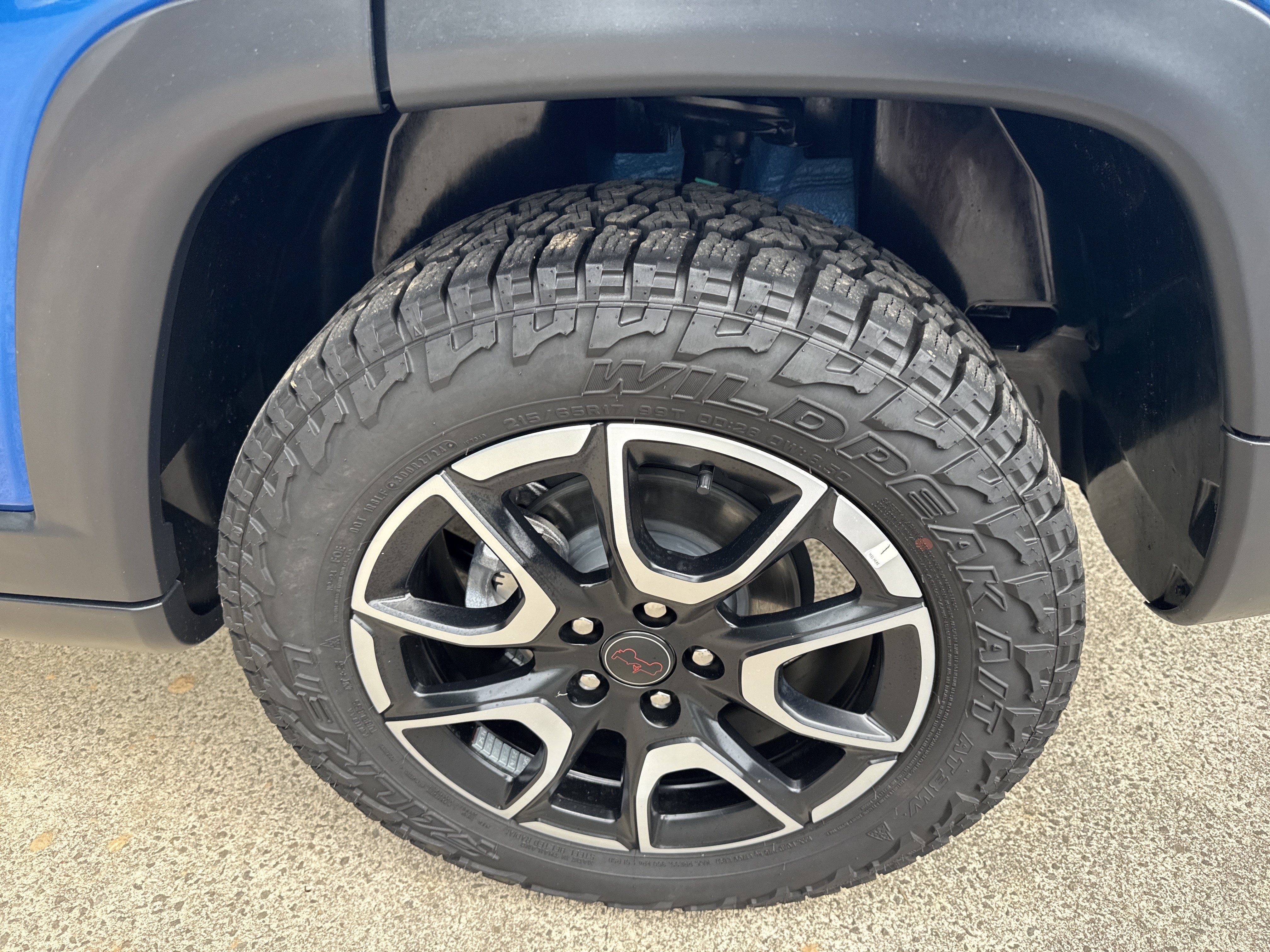 Used 2025 Jeep Compass Trailhawk AWD/4WD image 20