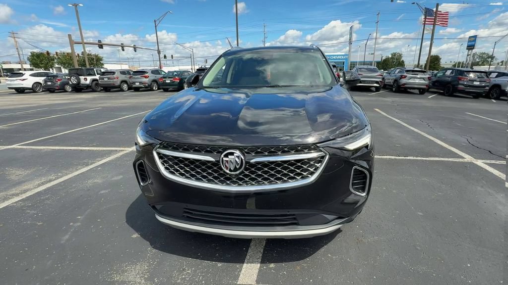 Used 2022 Buick Envision Avenir w/ Technology Package II FWD image 3