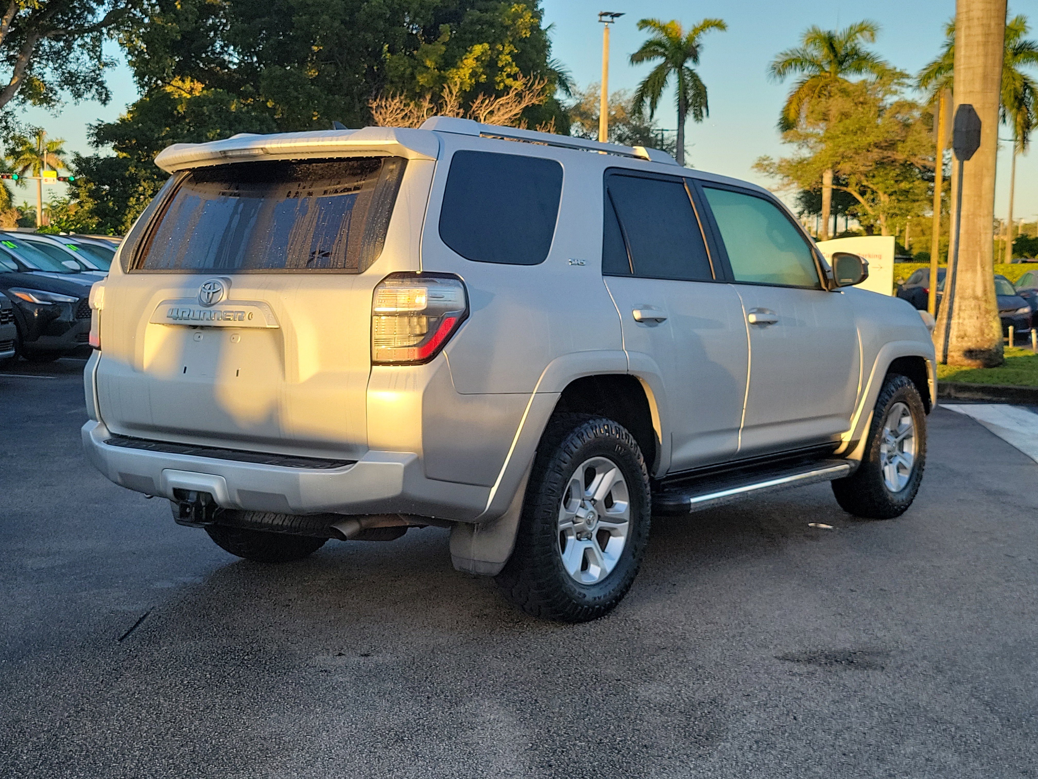 Used 2014 Toyota 4Runner SR5 image 5