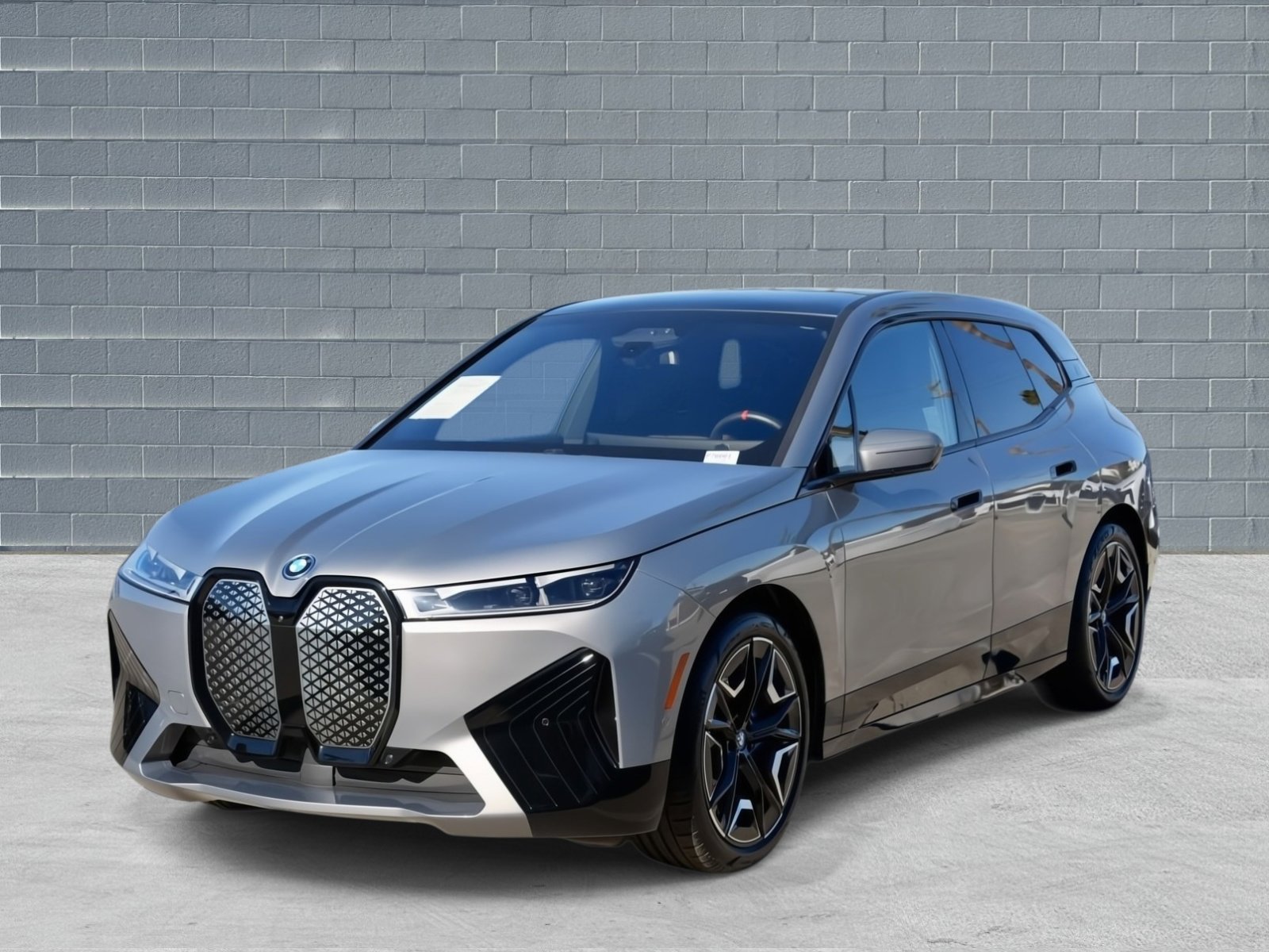 Used 2025 BMW iX M60 image 3